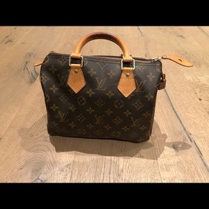 Louis Vuitton SPEEDY 25
